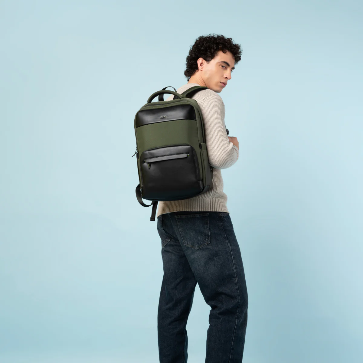 Tommy Hilfiger Airvane Laptop Backpack - Image 2