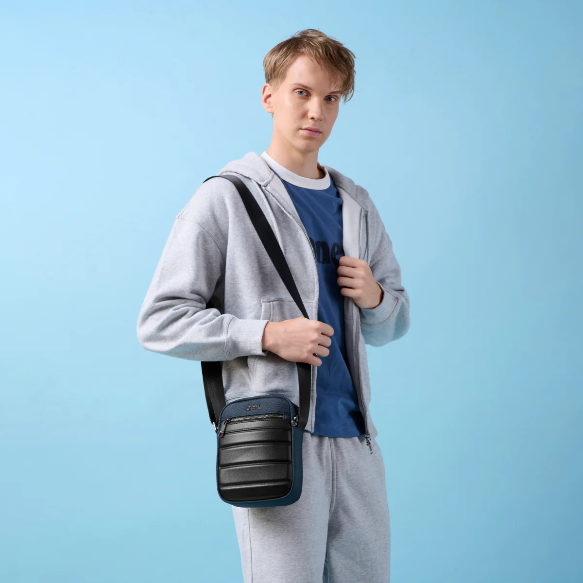 Tommy Hilfiger Bristow Crossbody - Image 2