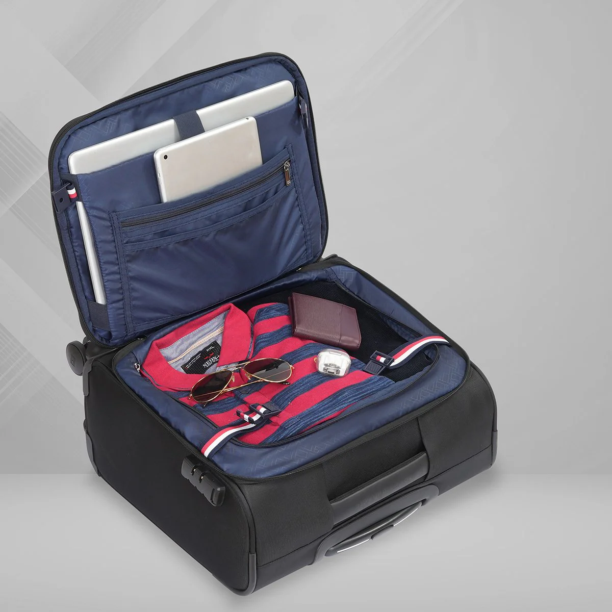 Tommy Hilfiger Clarkson Overnighter - Image 5