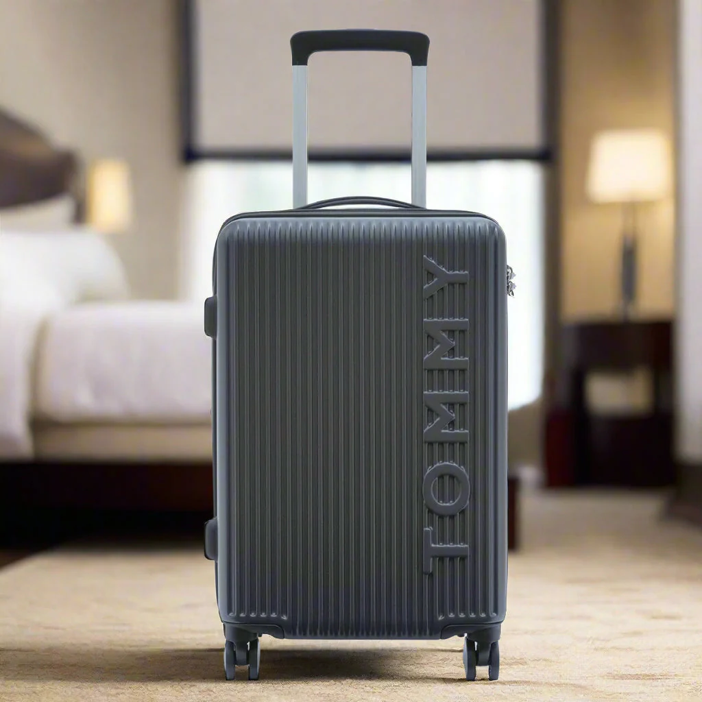 Tommy Hilfiger Empire Hard Luggage - Image 12