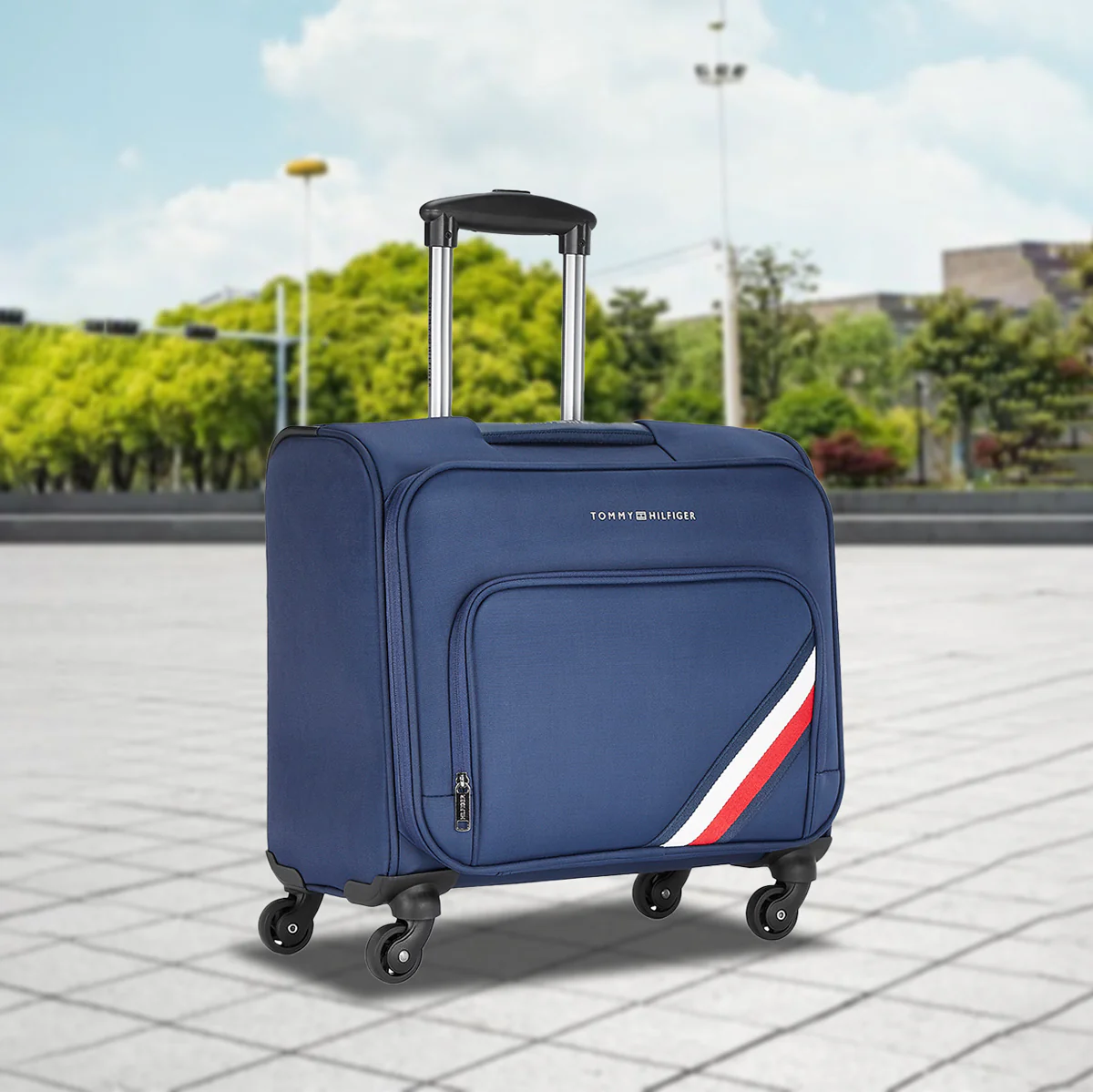 Tommy Hilfiger Roosevelt Overnighter Soft Luggage - Image 11