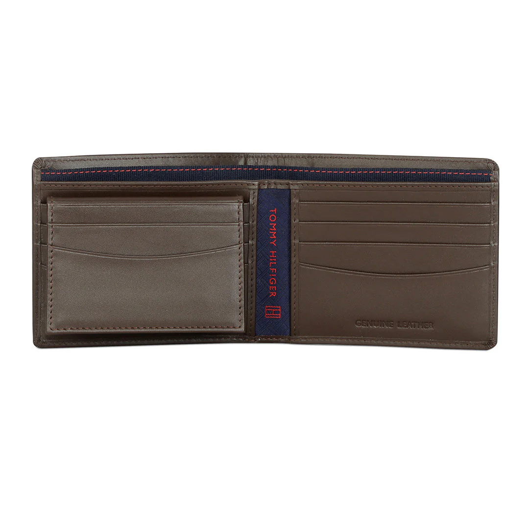 Tommy Hilfiger Stallion Men's Leather Passcase Wallet - Image 17