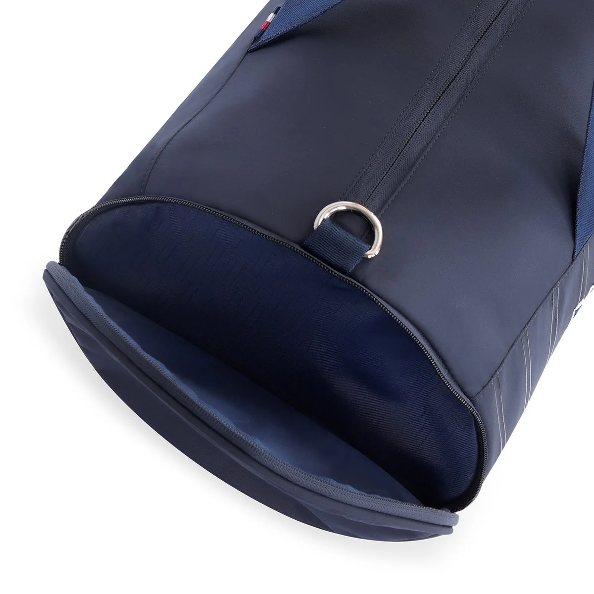 Tommy Hilfiger Typhoon Gym Bag - Image 9