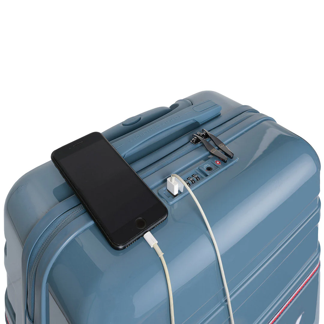Tommy Hilfiger Wall Street Hard Luggage - Image 14