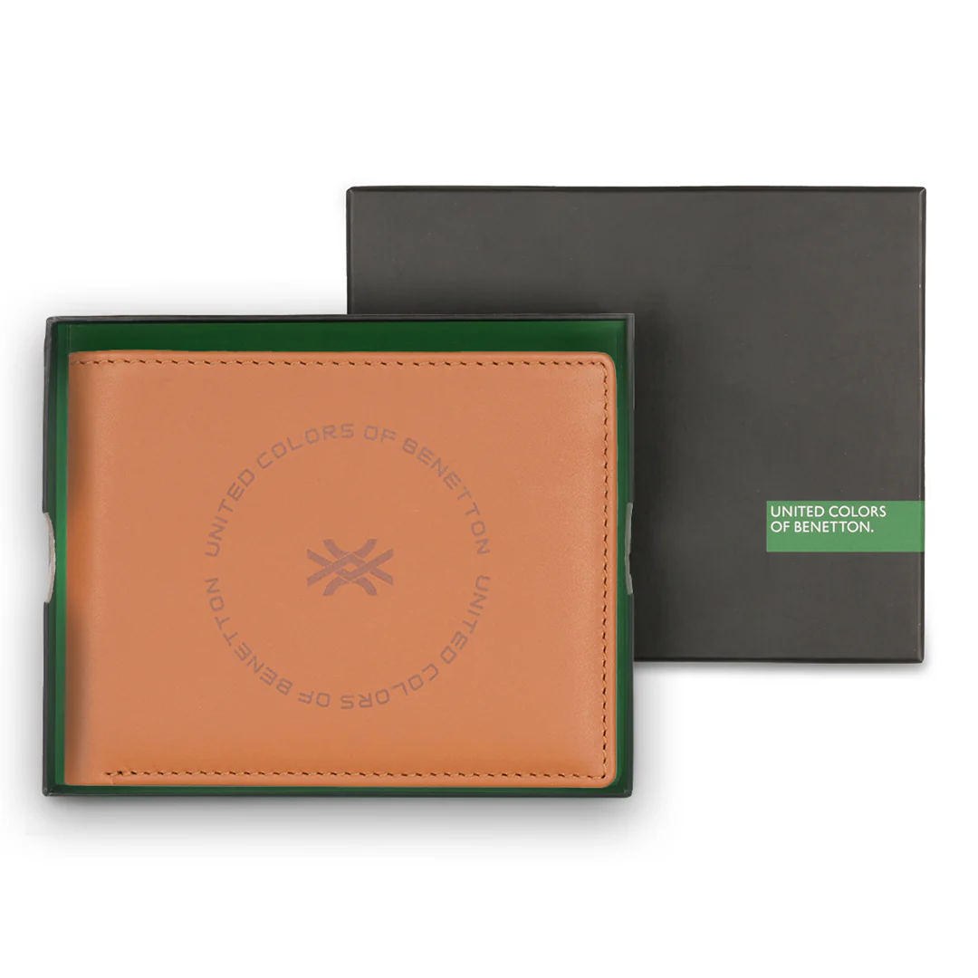United Colors of Benetton Cormack Men's Leather Passcase Wallet - Image 7