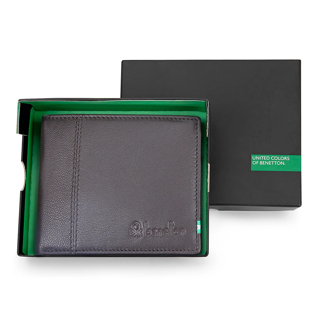 United Colors of Benetton Mace Men's Leather Passcase Wallet - Image 7